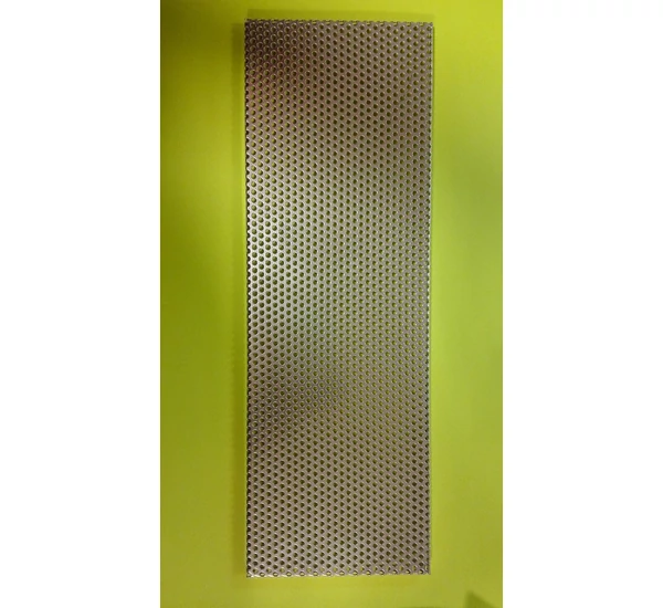 PERFORÁLT LEMEZ FALRA SZERELHETŐ 97 cm X 28 cm