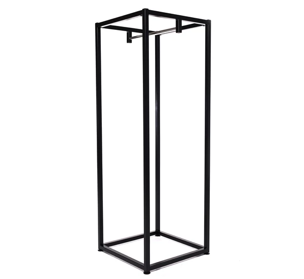 DESIGN TÉRBEN ÁLLÓ RUHAKIEMELŐ
