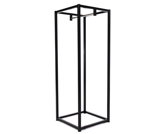 DESIGN TÉRBEN ÁLLÓ RUHAKIEMELŐ